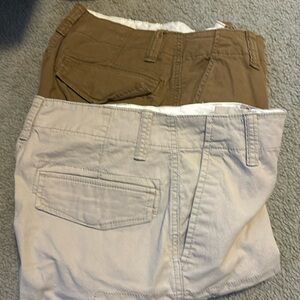 2 old navy shorts men’s sizer 29 light khaki and dark khaki